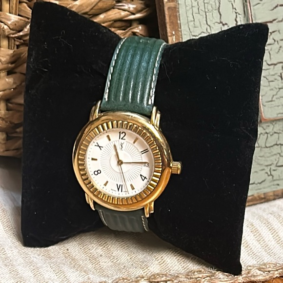 Yves Saint Laurent watch - Picture 1 of 7